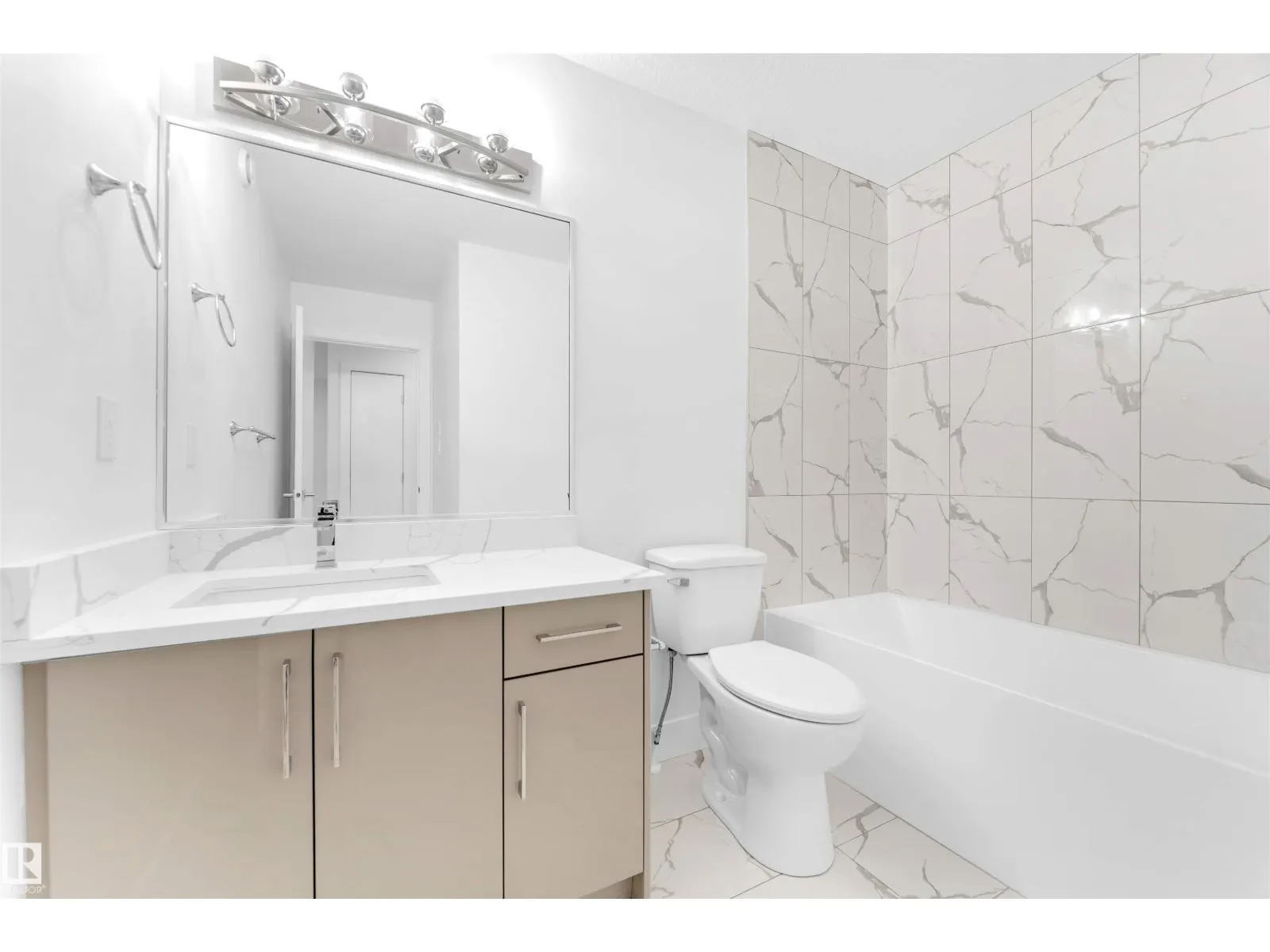 60 HEMINGWAY CR