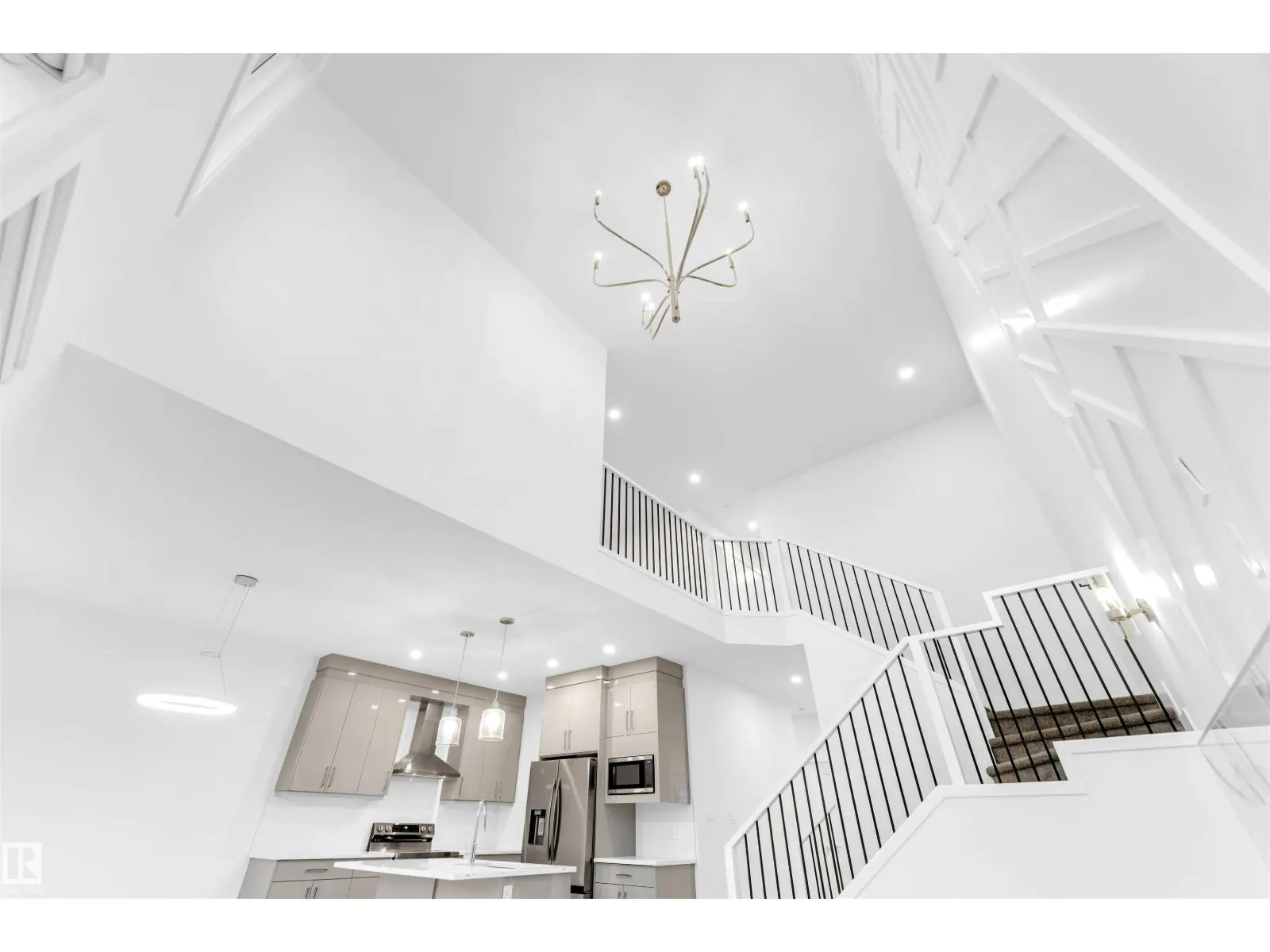 60 HEMINGWAY CR