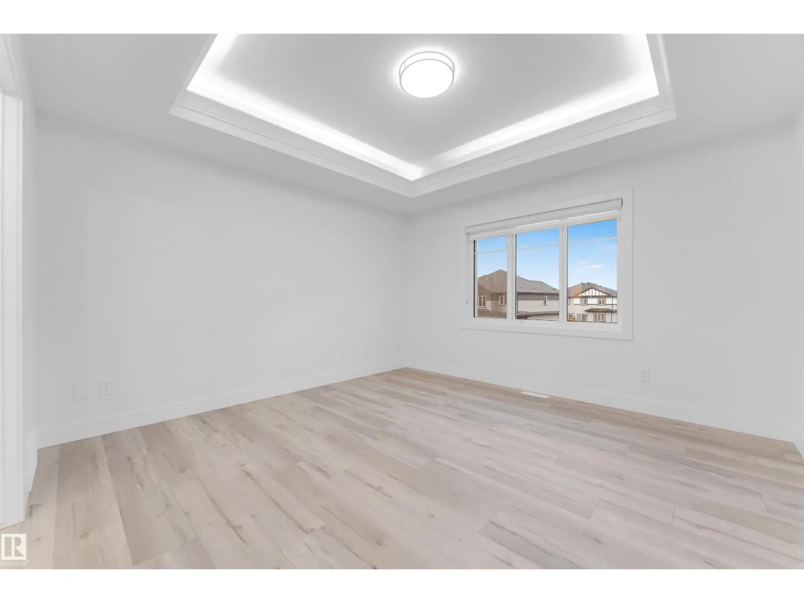 60 HEMINGWAY CR
