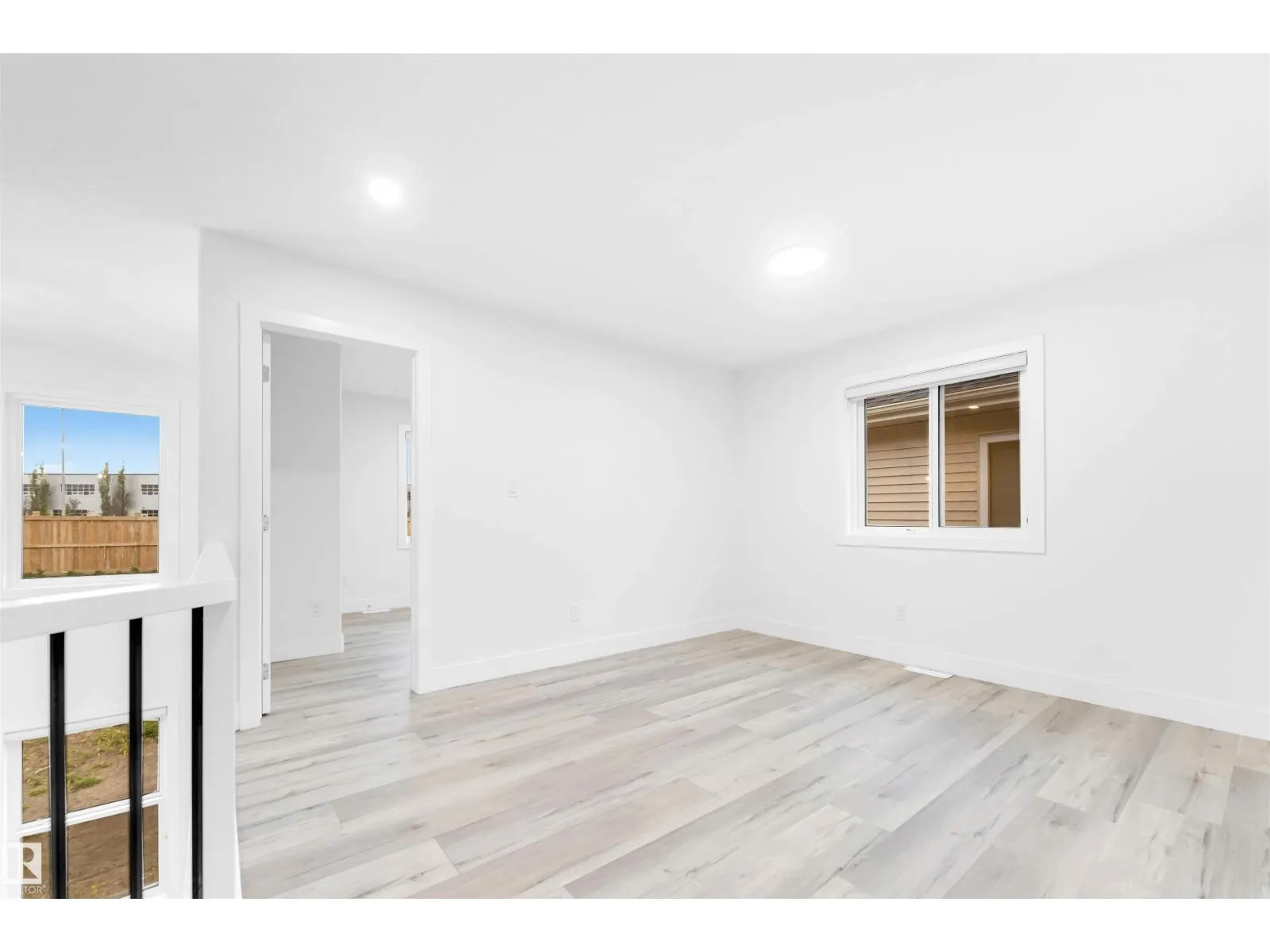 60 HEMINGWAY CR