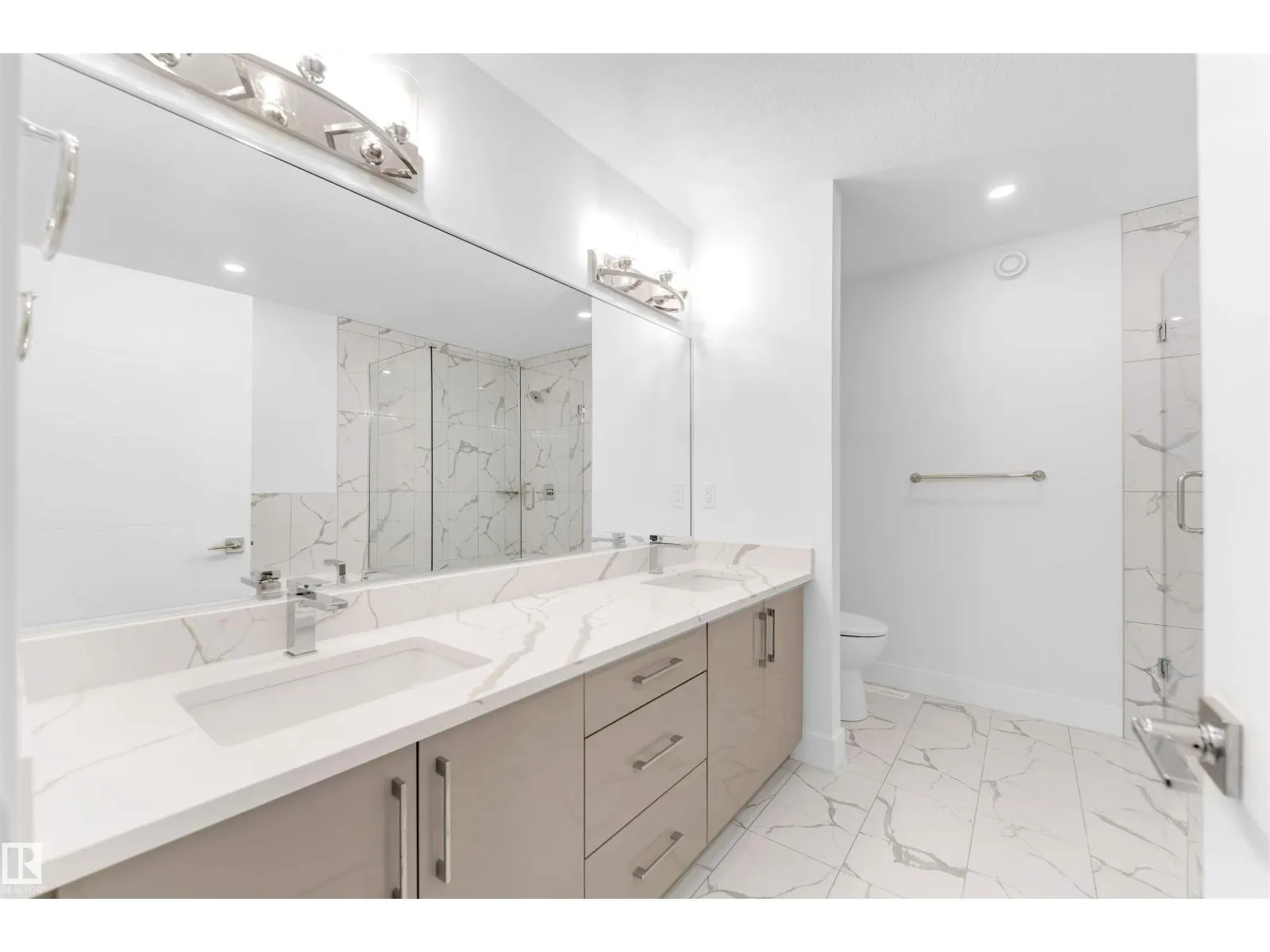 60 HEMINGWAY CR