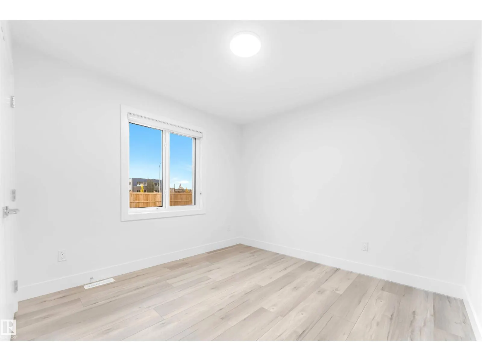 60 HEMINGWAY CR