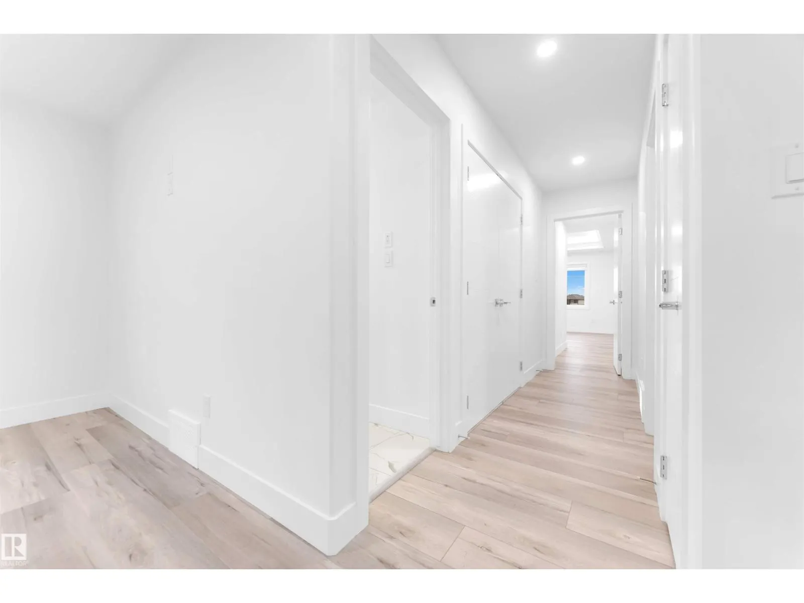 60 HEMINGWAY CR