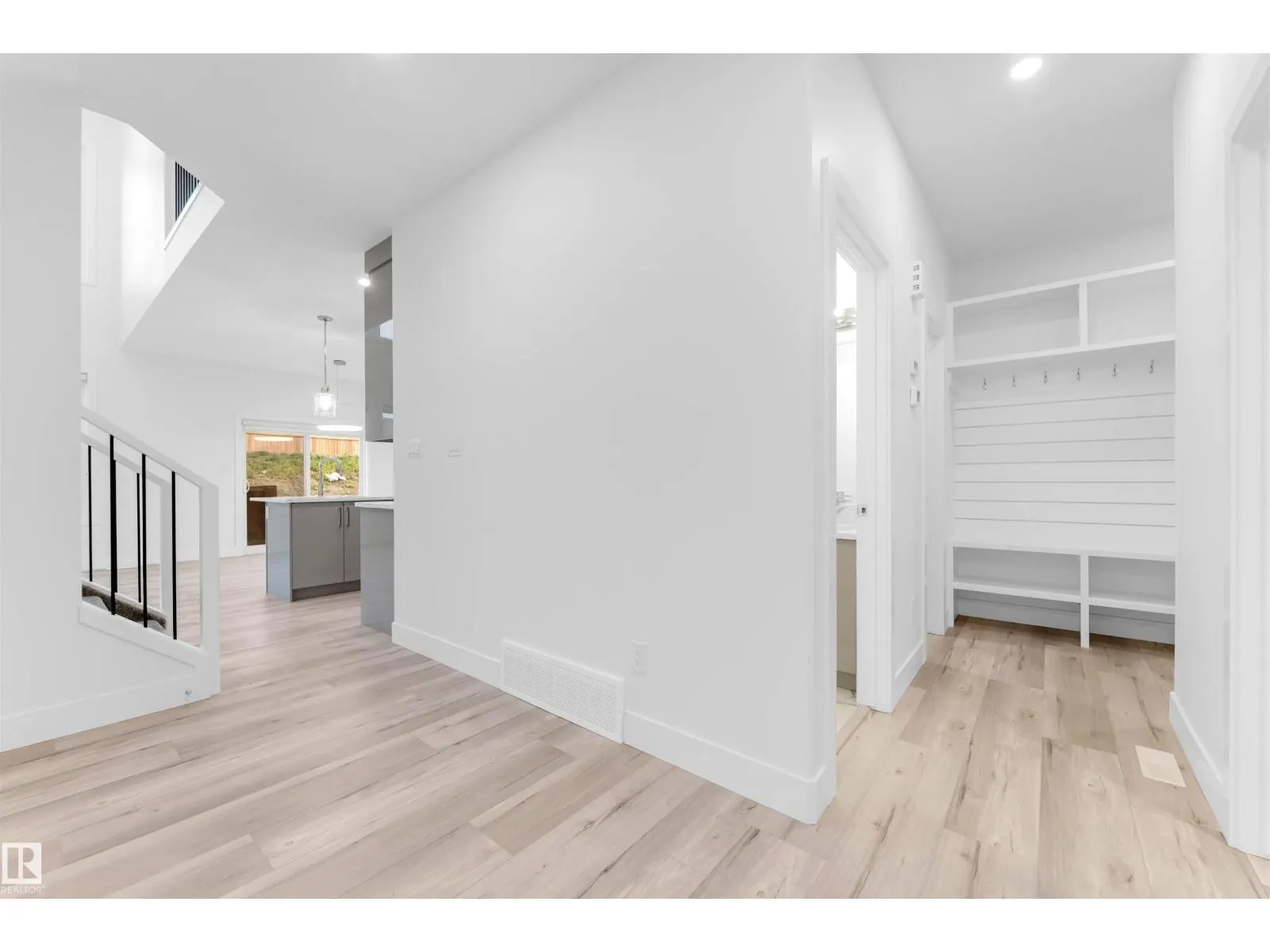 60 HEMINGWAY CR