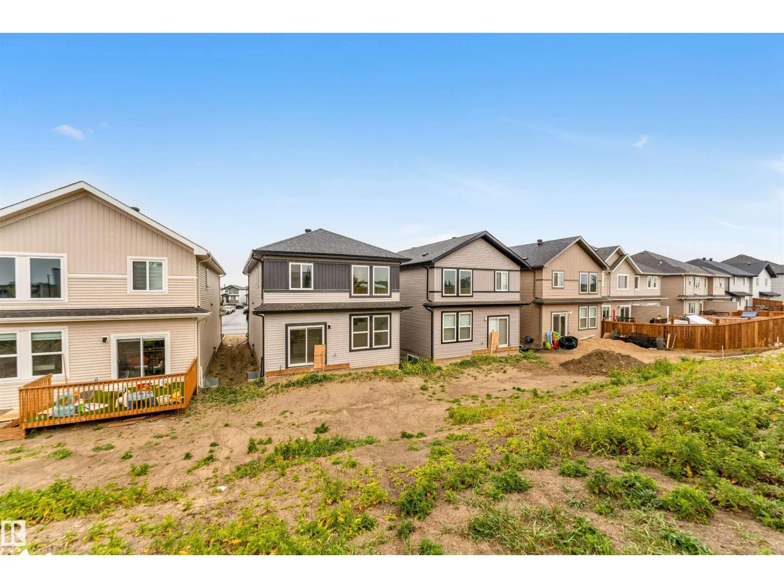 60 HEMINGWAY CR