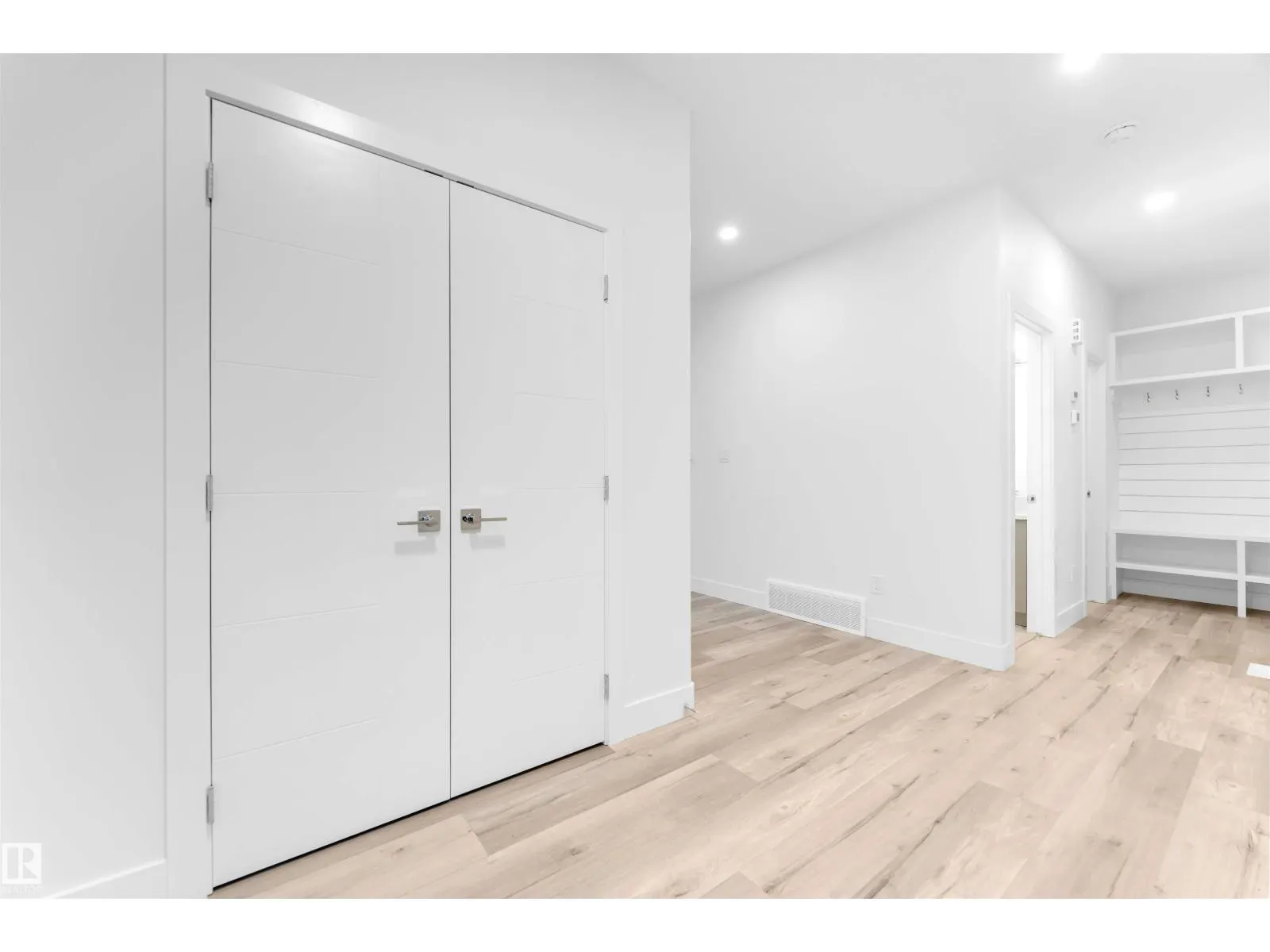 60 HEMINGWAY CR