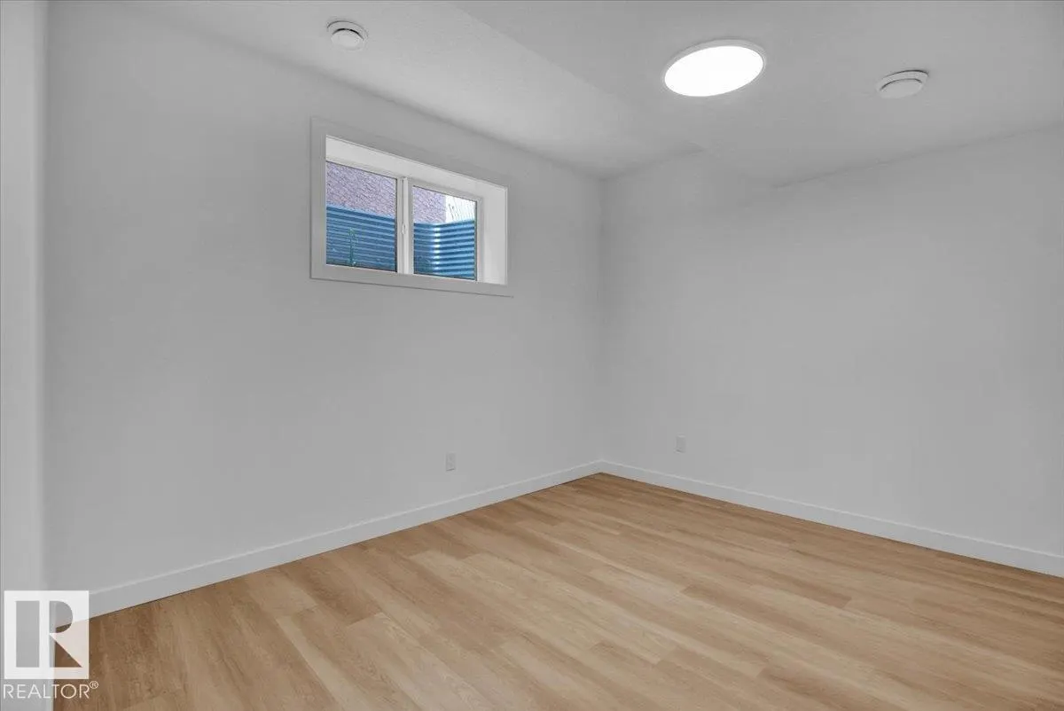 11124 132 ST NW