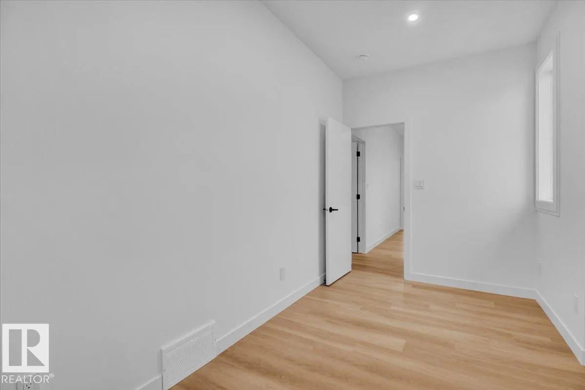 11124 132 ST NW