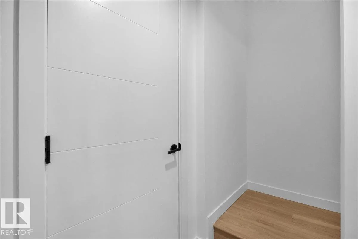 11124 132 ST NW