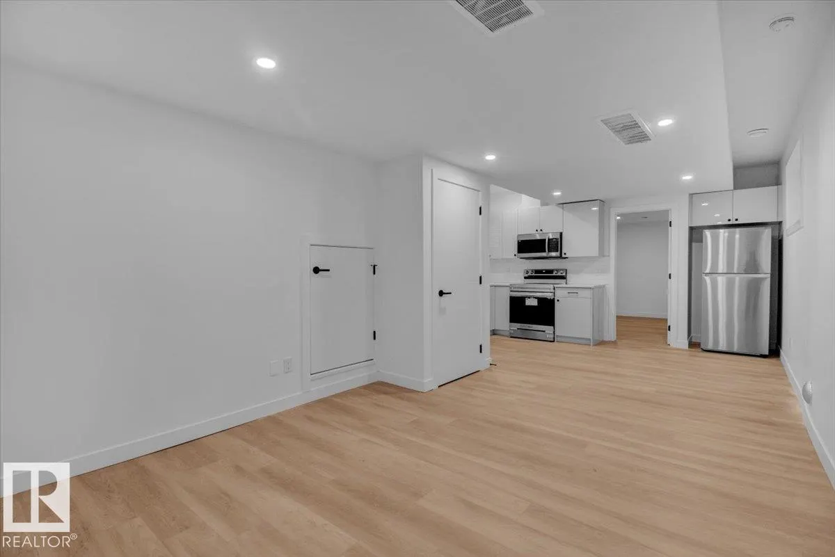 11124 132 ST NW