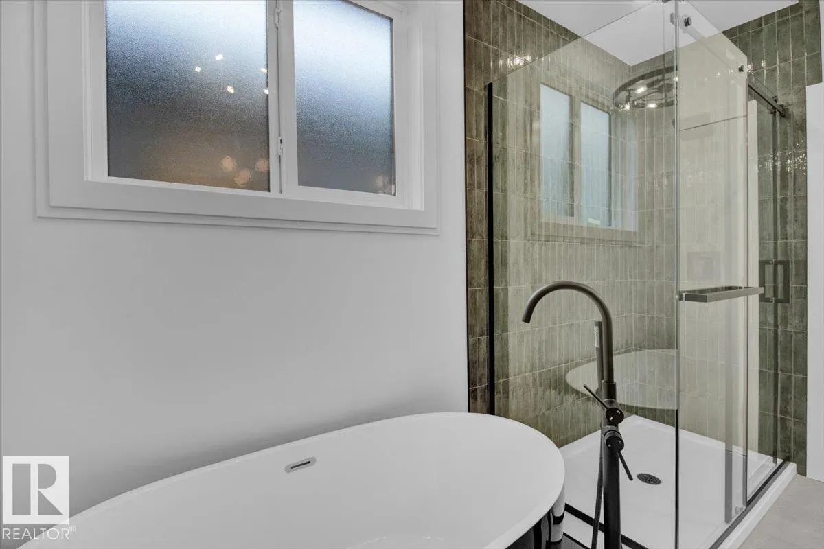 11124 132 ST NW