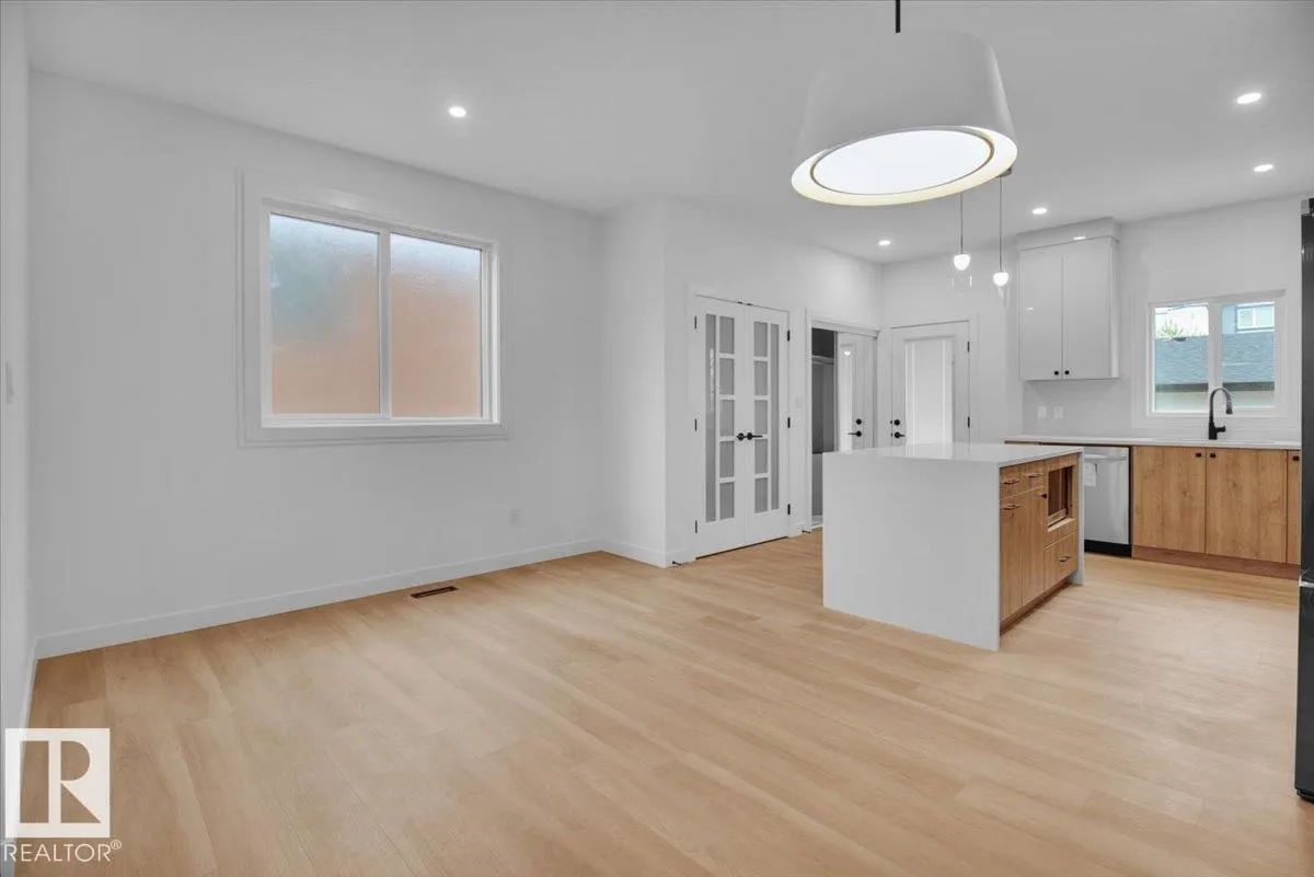 11124 132 ST NW