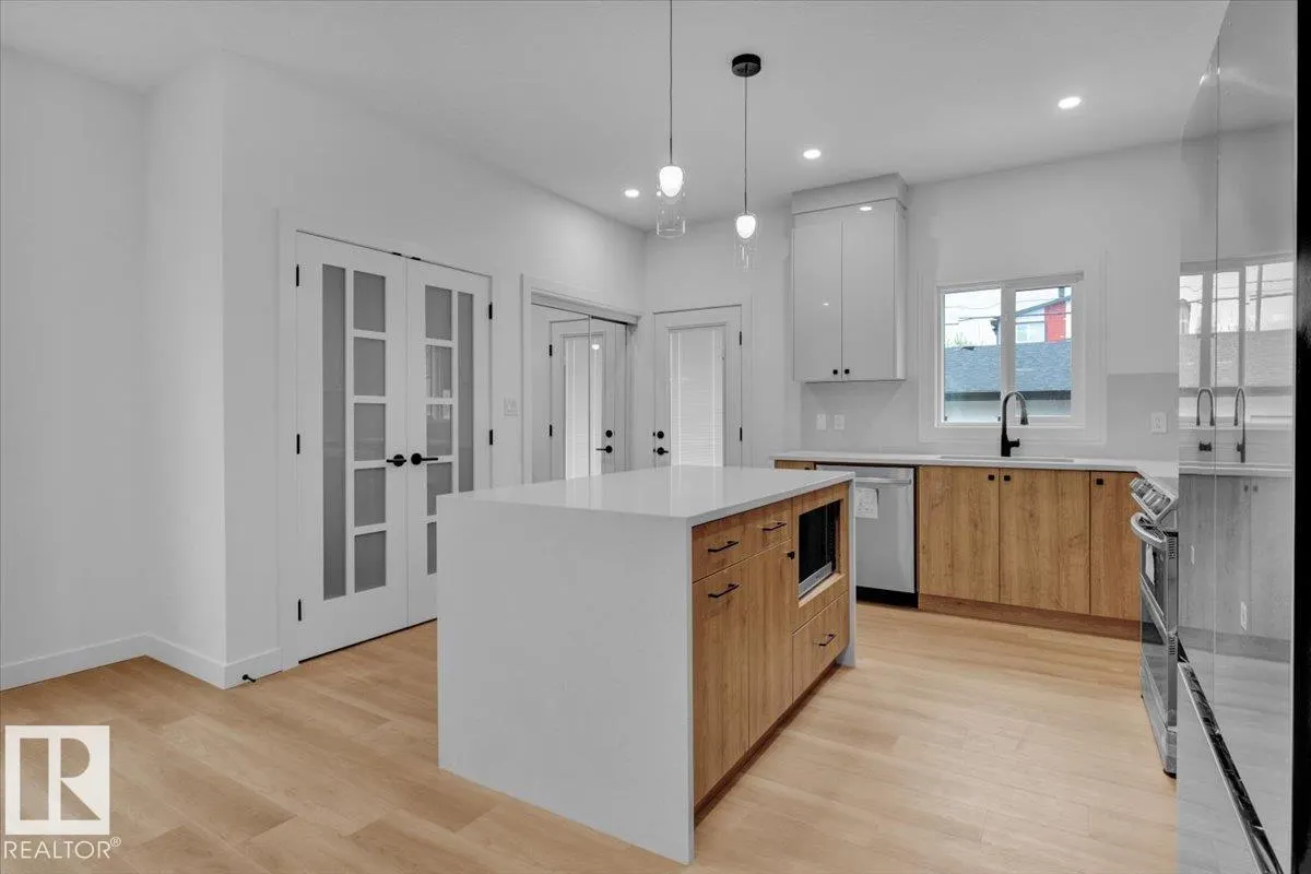 11124 132 ST NW