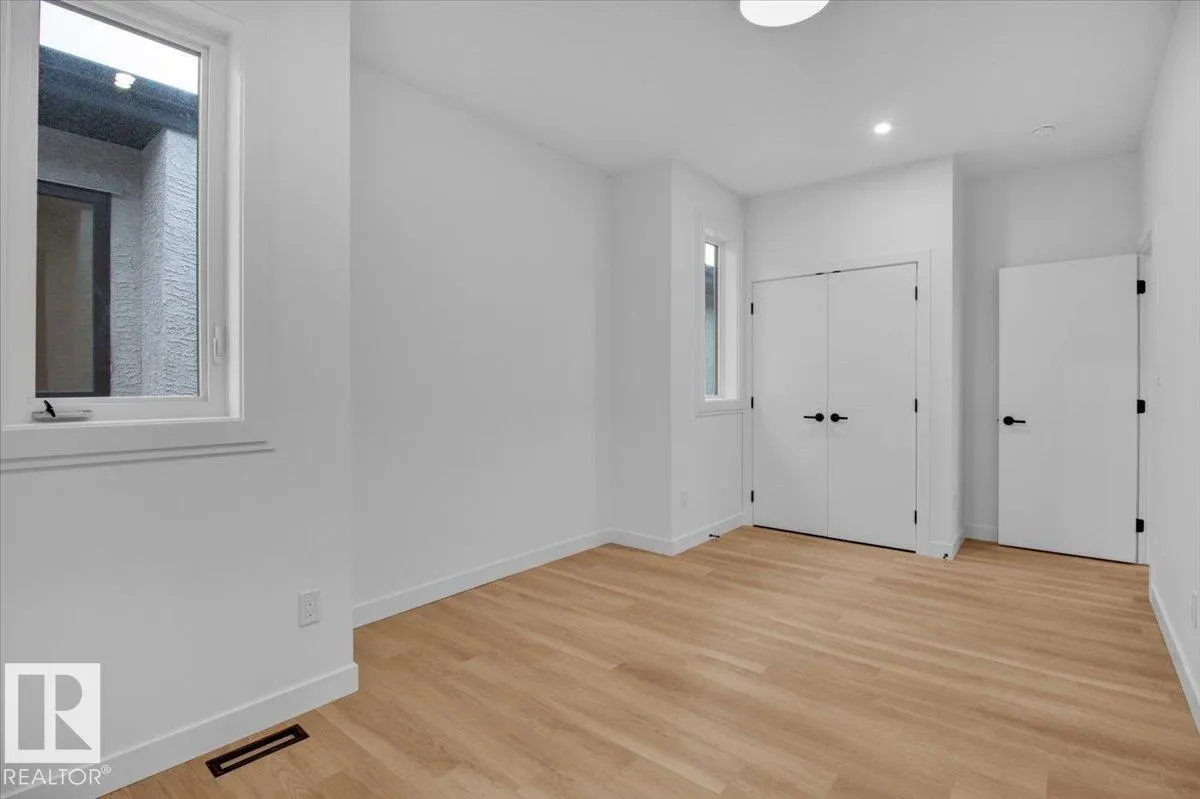 11124 132 ST NW