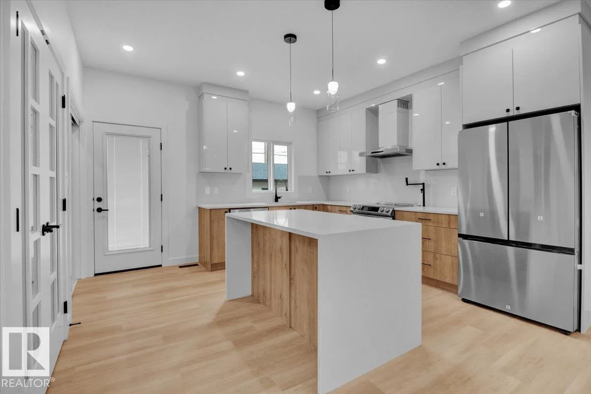 11124 132 ST NW
