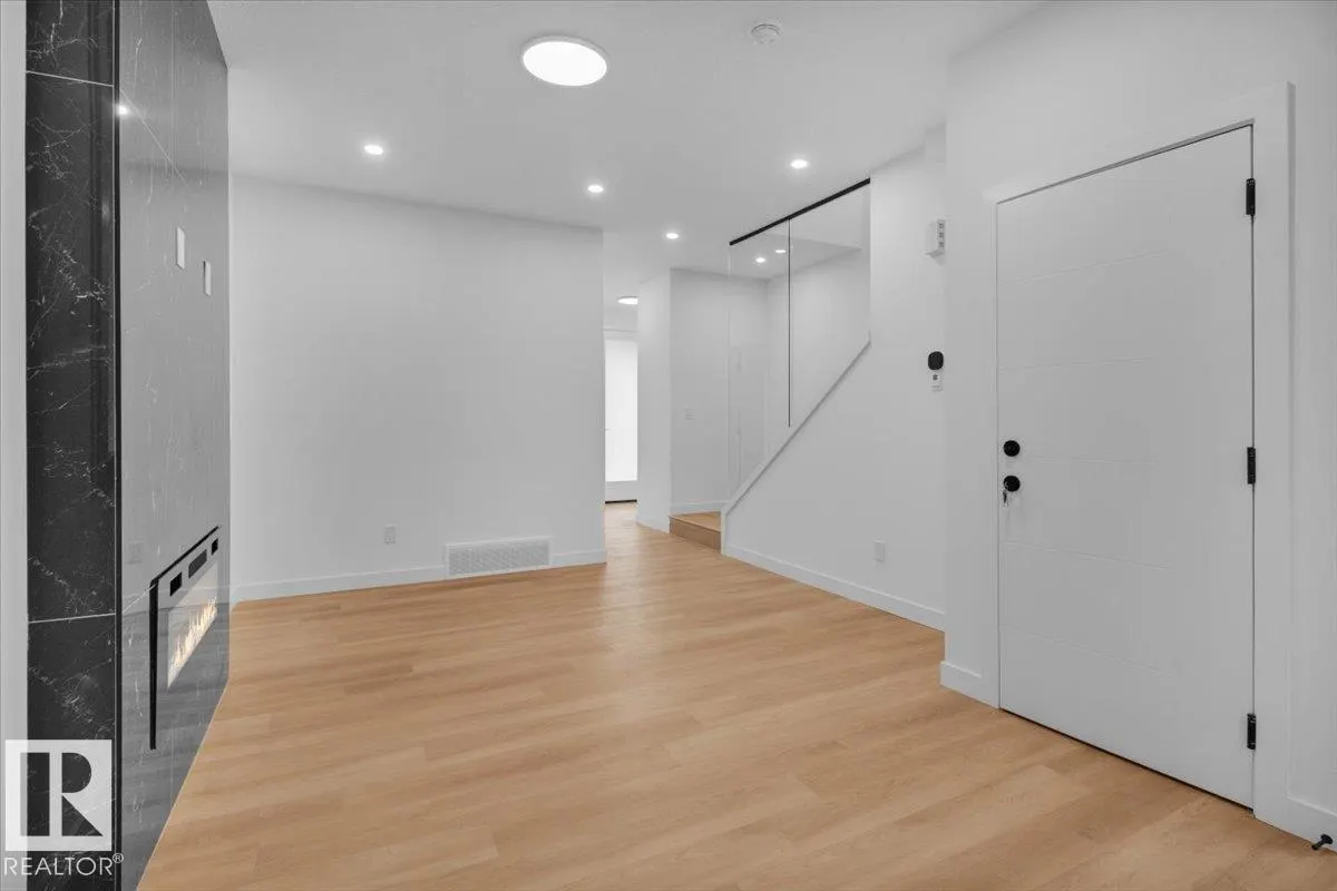 11124 132 ST NW