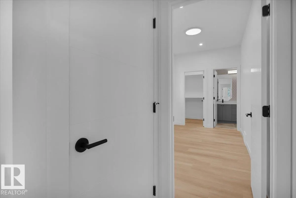 11124 132 ST NW