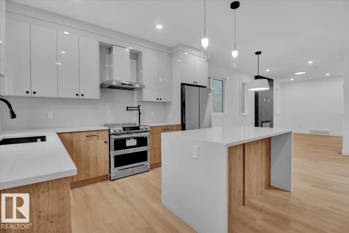 11124 132 ST NW