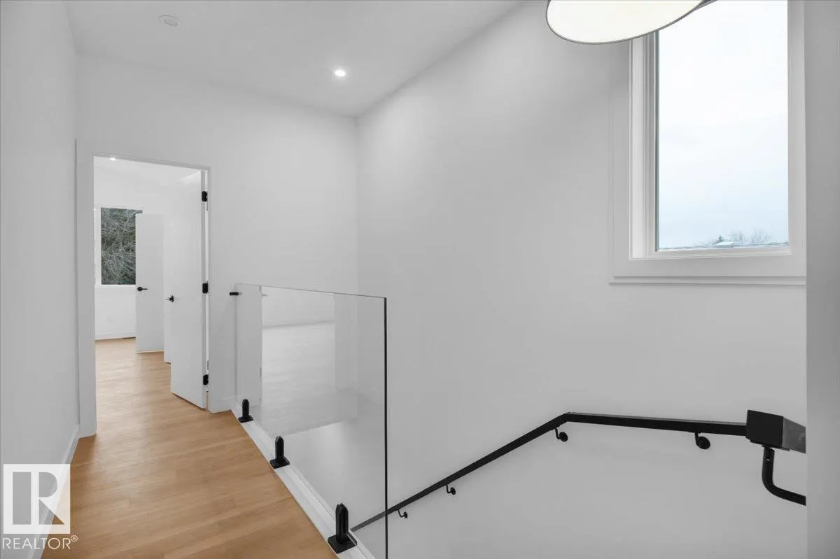 11124 132 ST NW