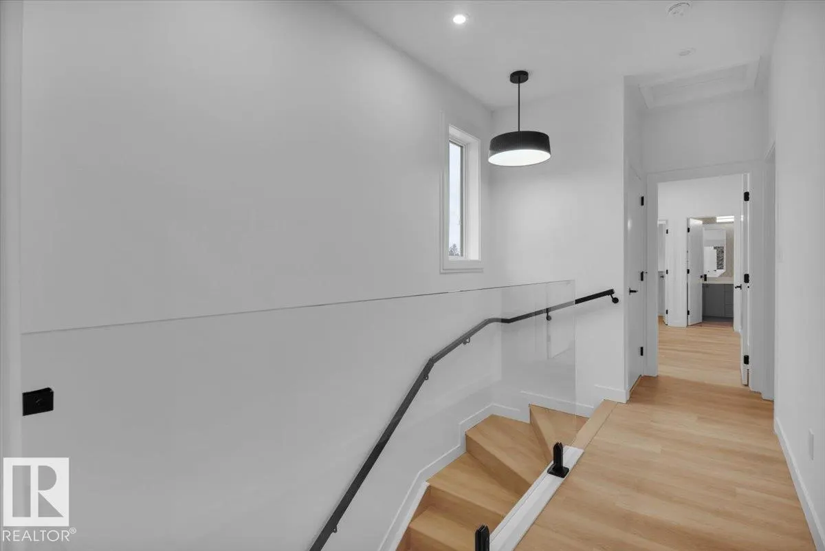 11124 132 ST NW