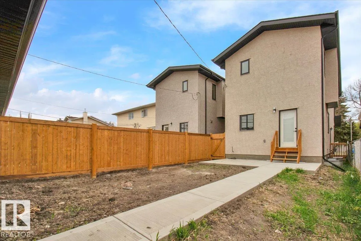 11124 132 ST NW