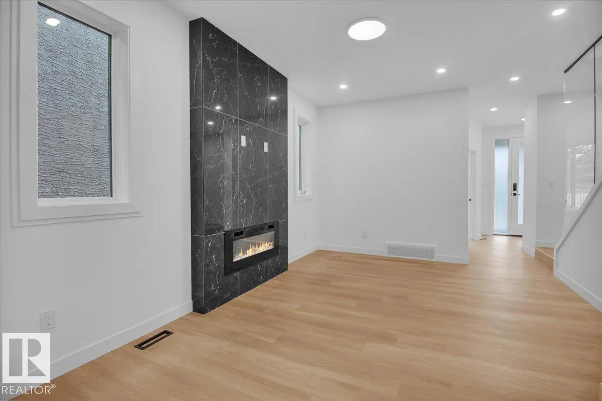 11124 132 ST NW