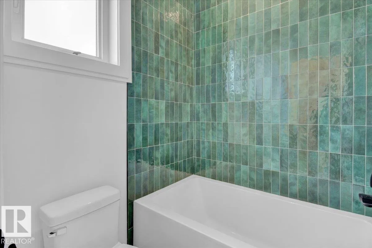 11124 132 ST NW