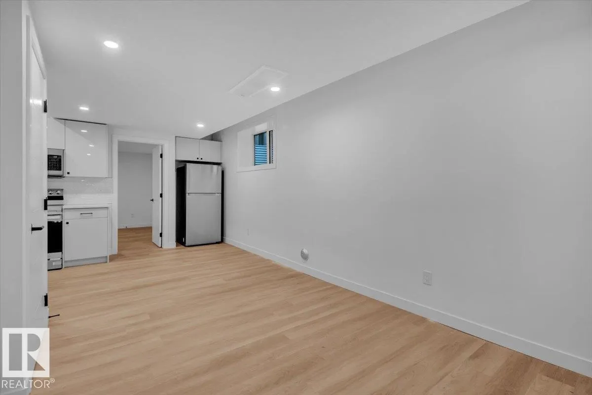 11124 132 ST NW
