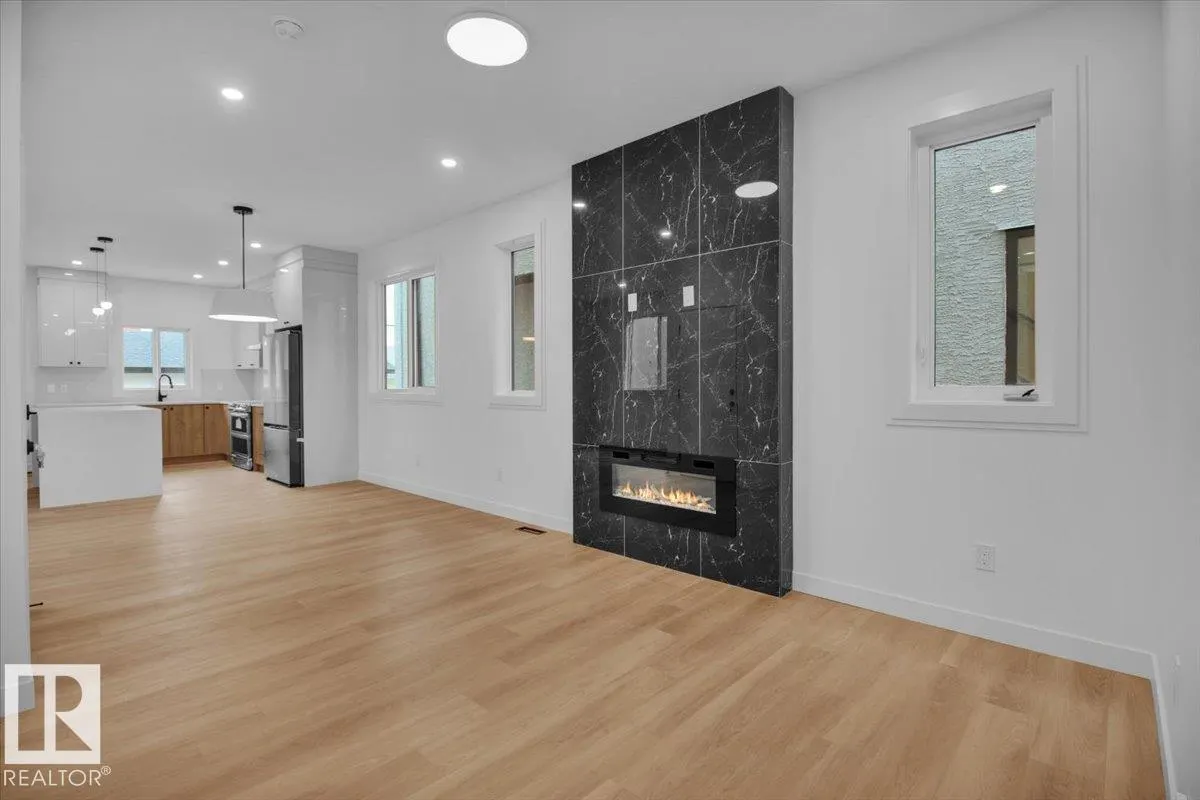11124 132 ST NW