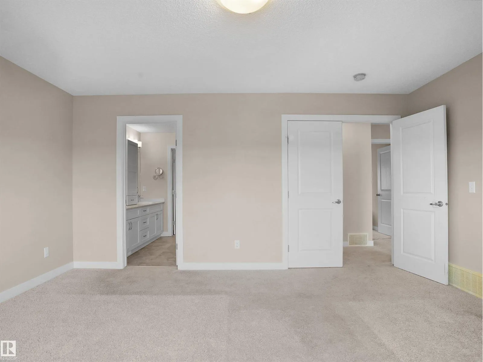 #8 1530 Tamarack BV NW