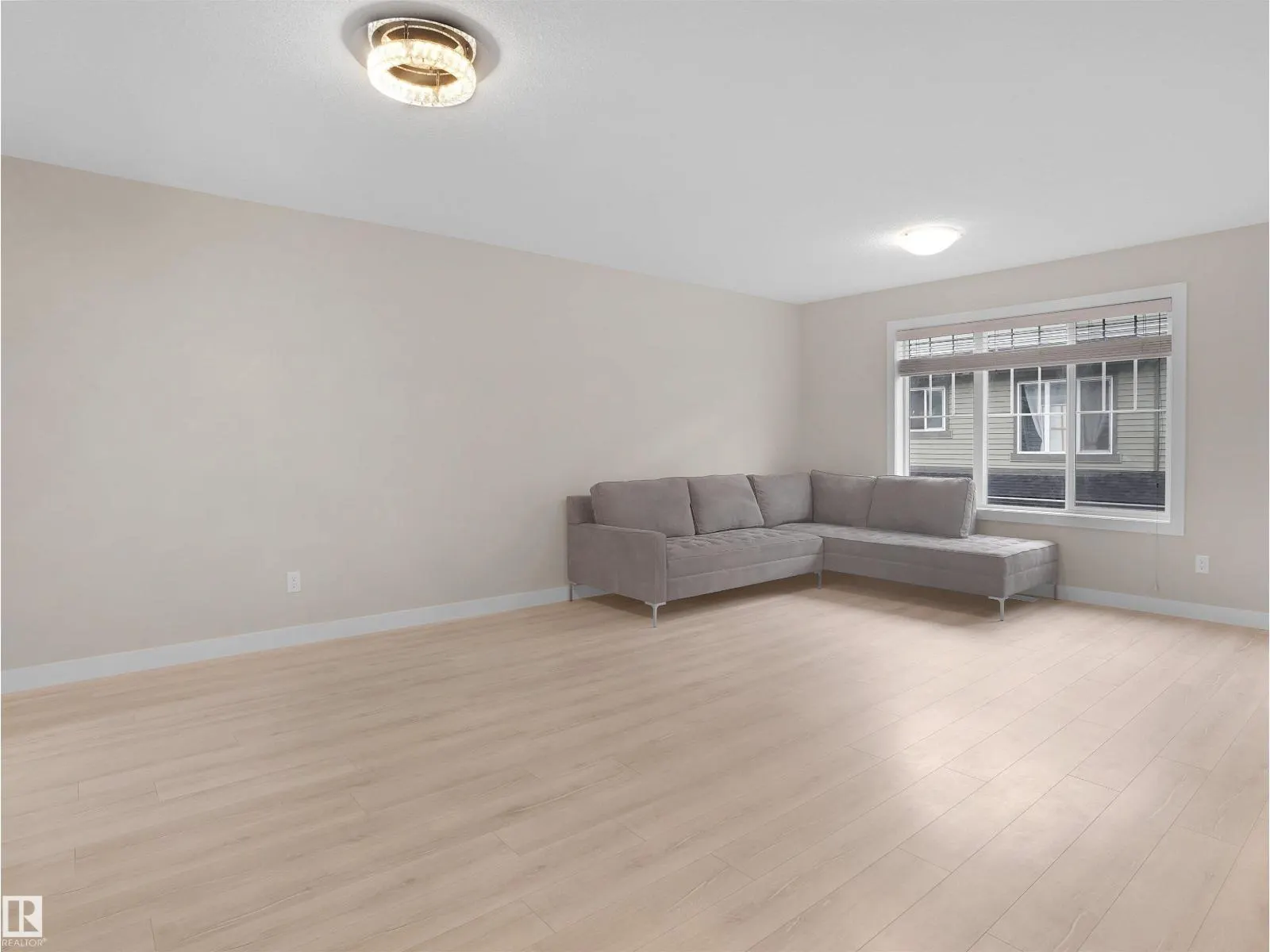 #8 1530 Tamarack BV NW