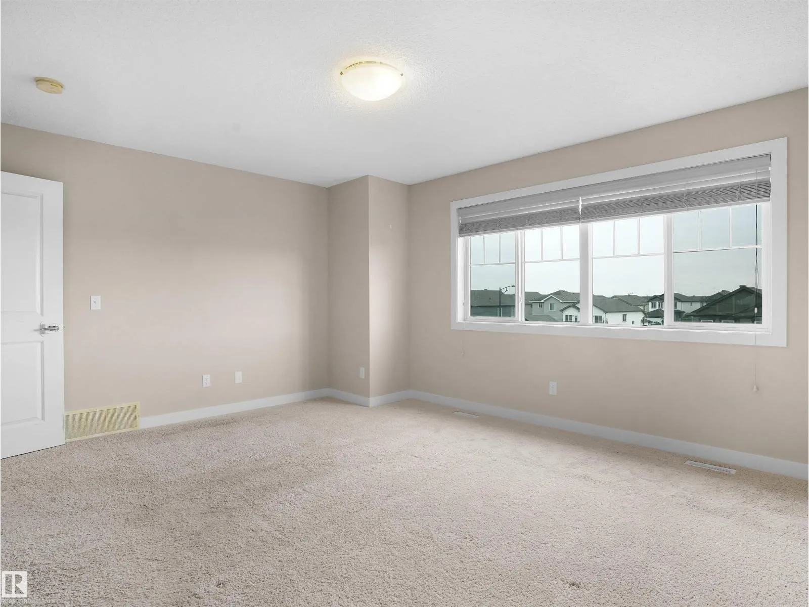 #8 1530 Tamarack BV NW