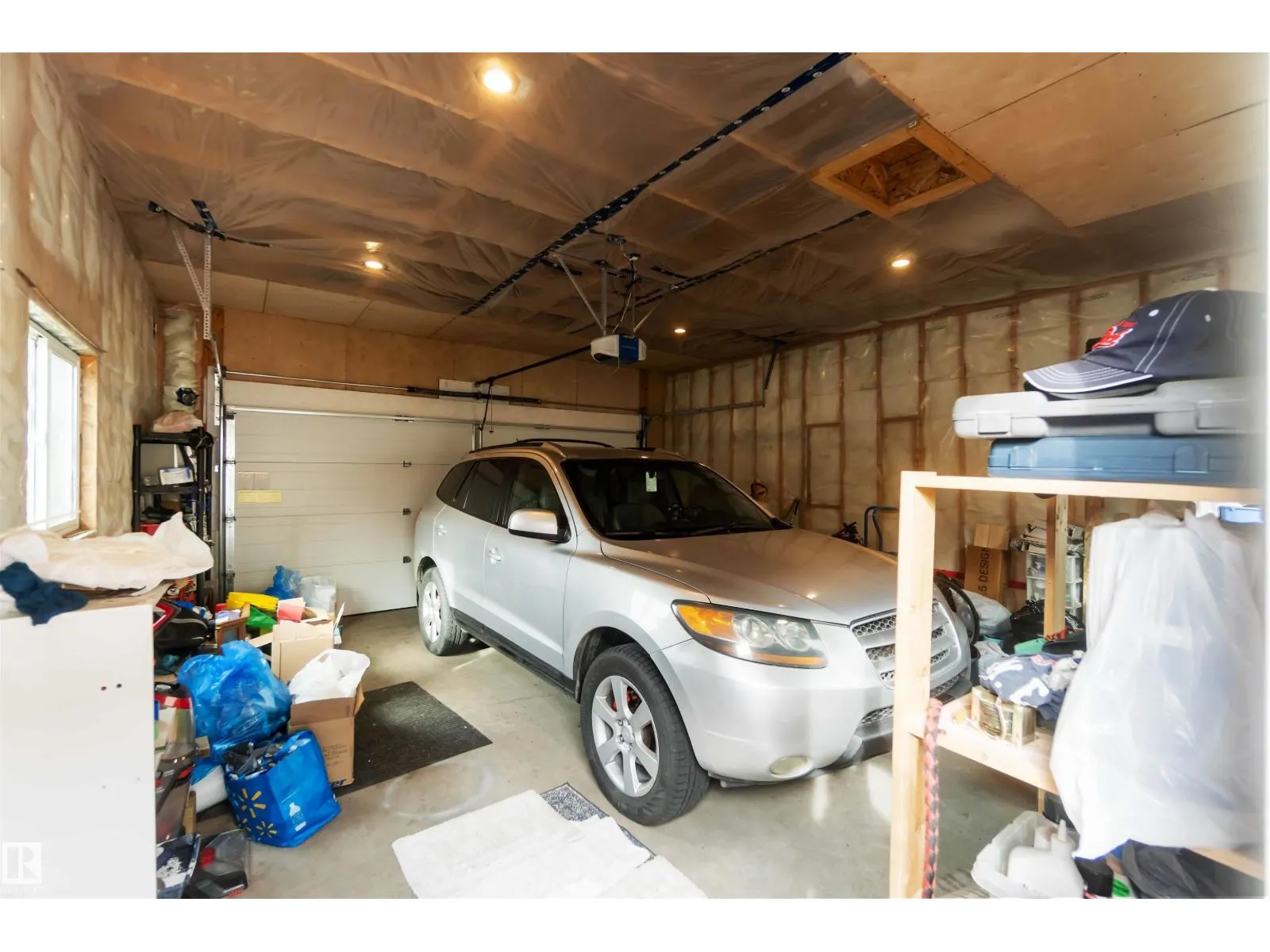 9932 221 ST NW