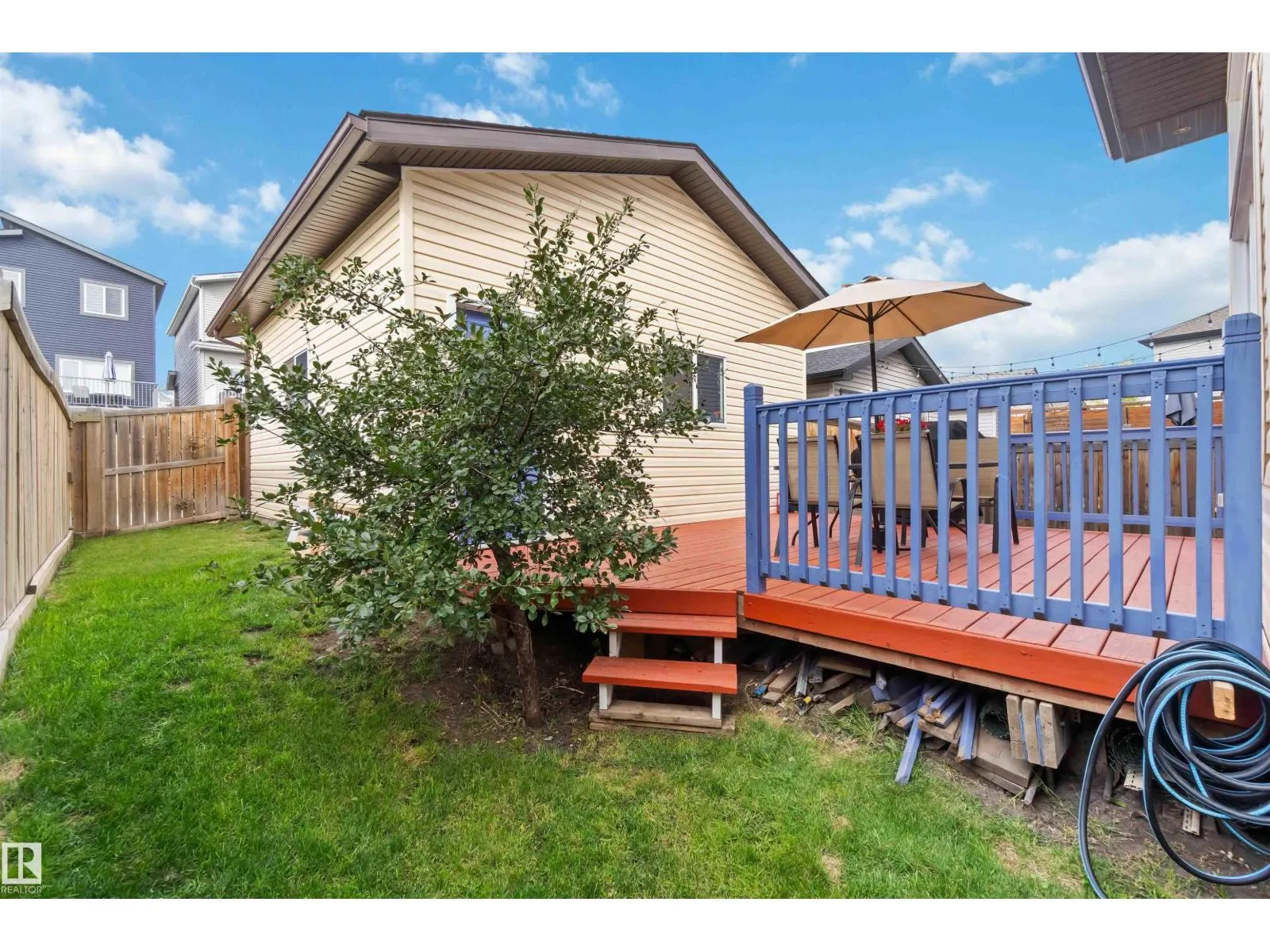 9932 221 ST NW