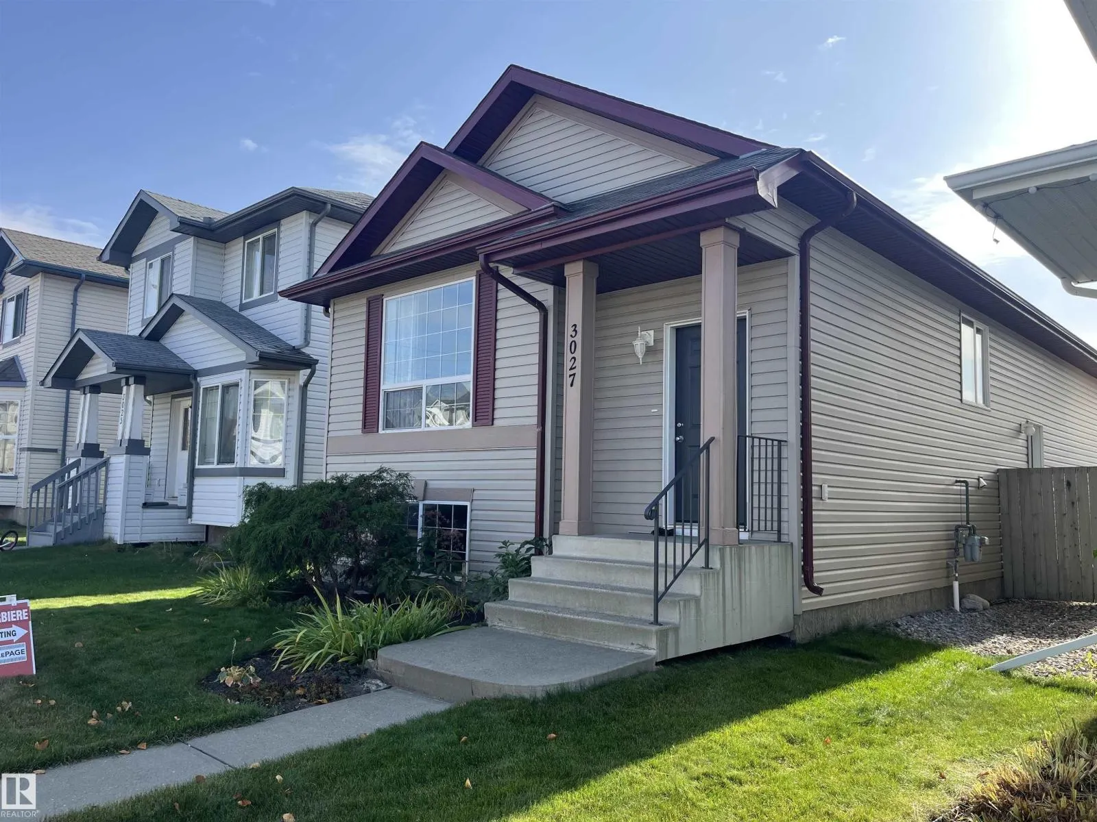 3027 32 AV NW