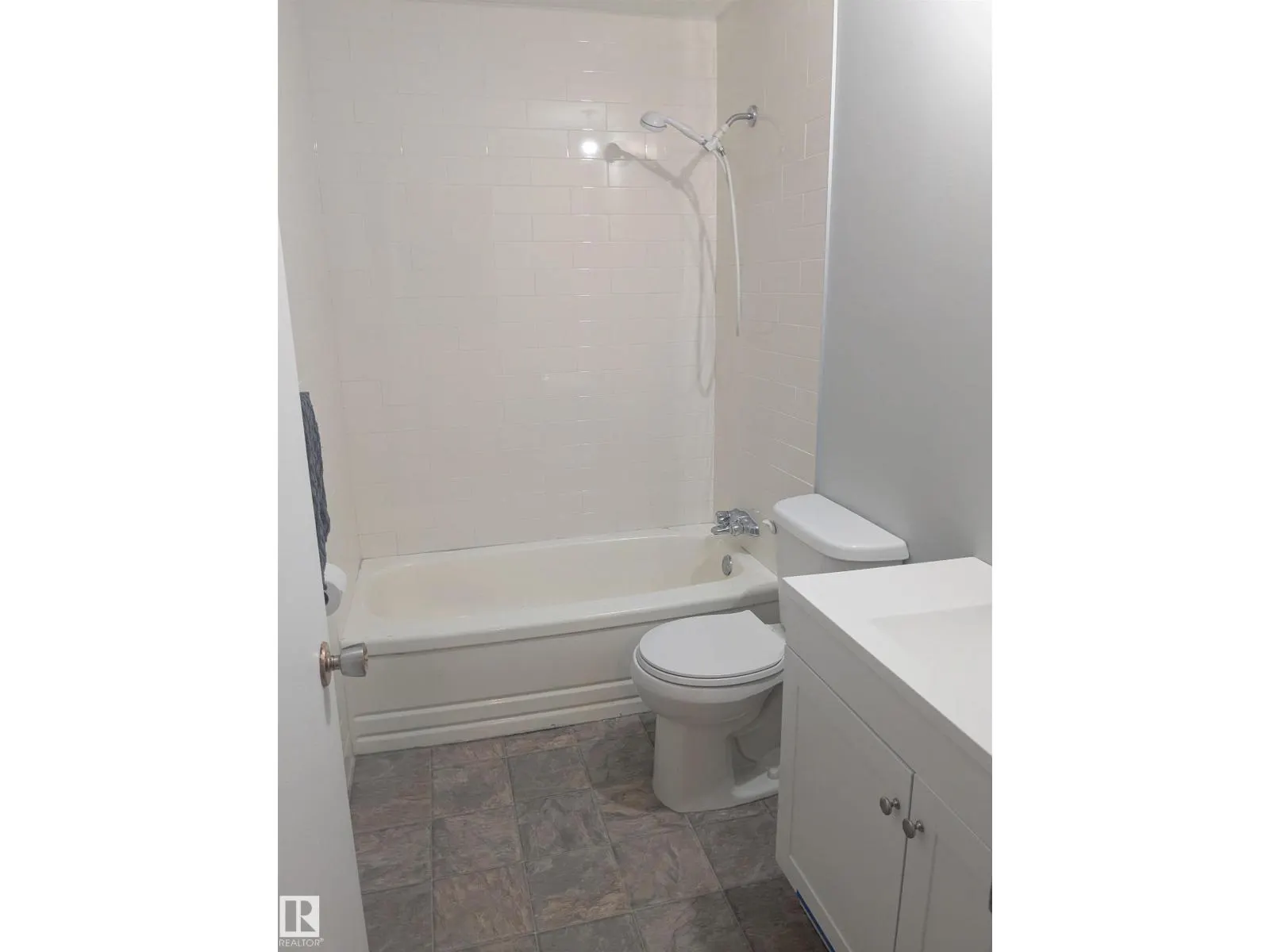 #105 11415 41 AV NW