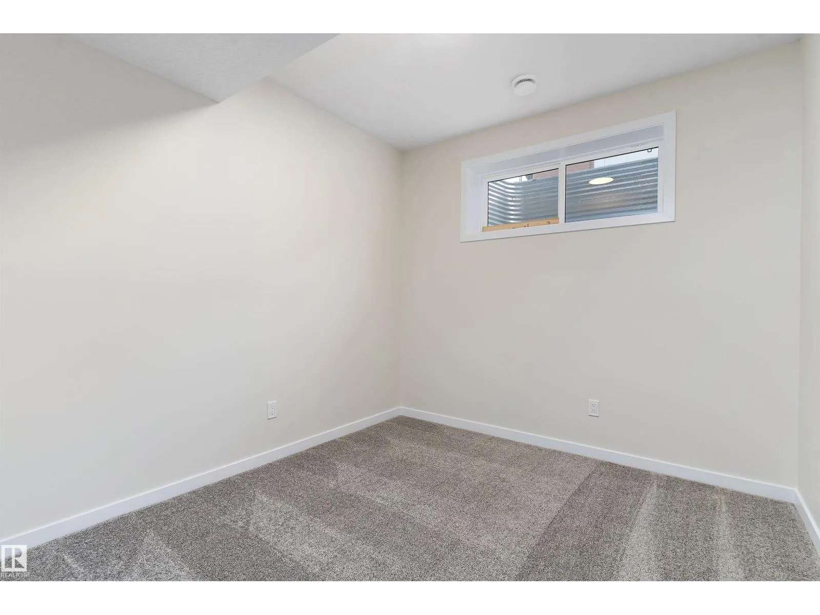 843 ROWAN CL SW