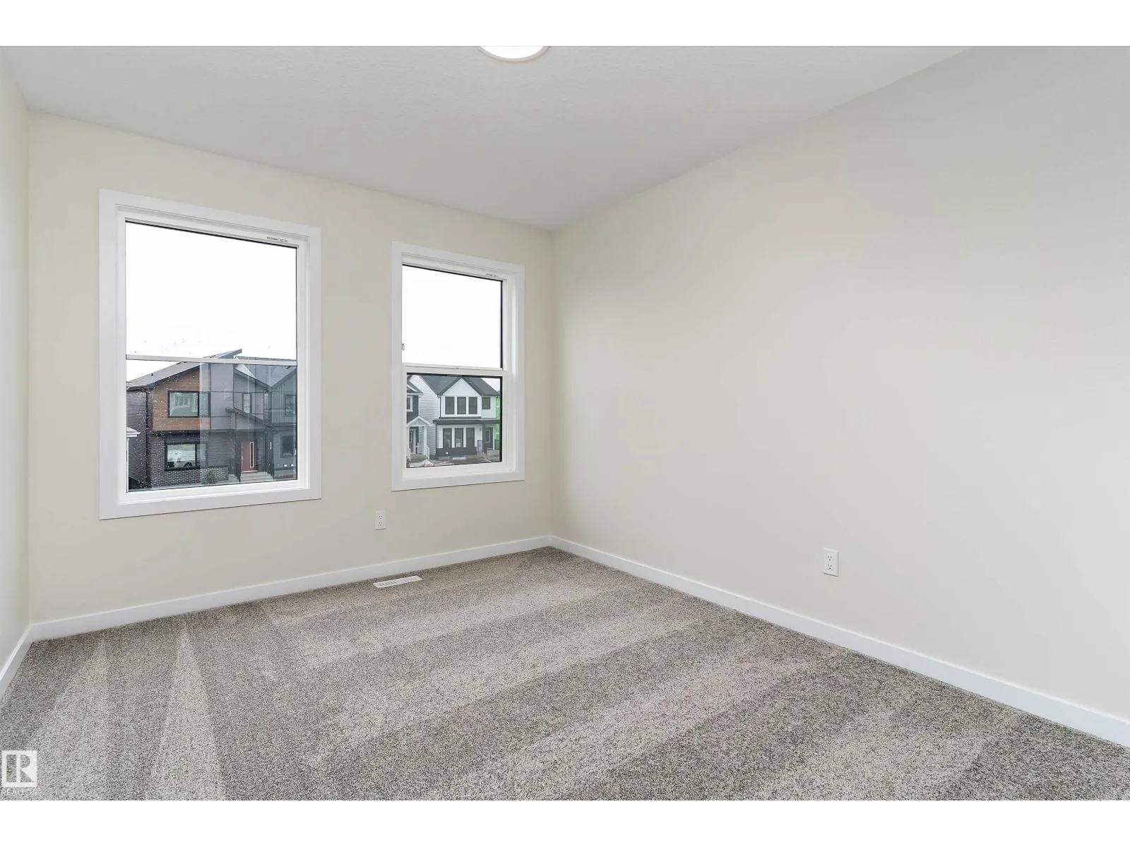 843 ROWAN CL SW