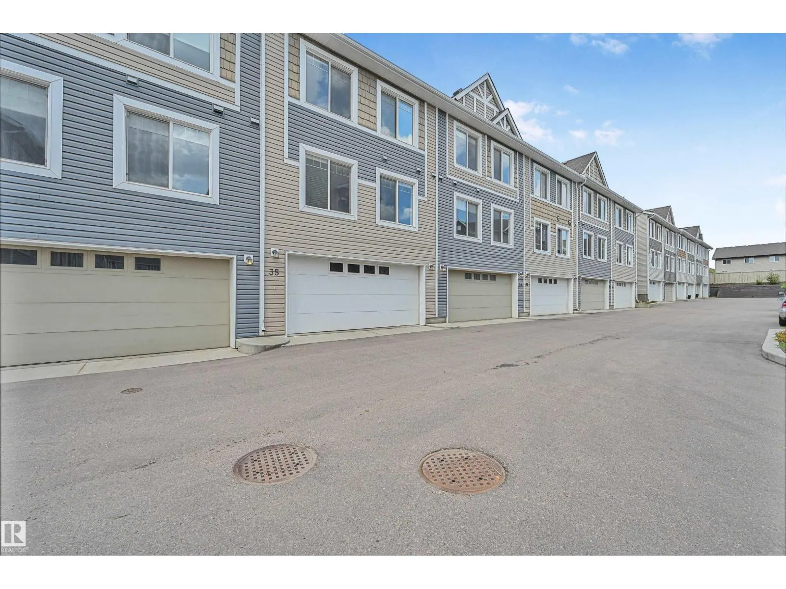 #35 2922 MAPLE WY NW