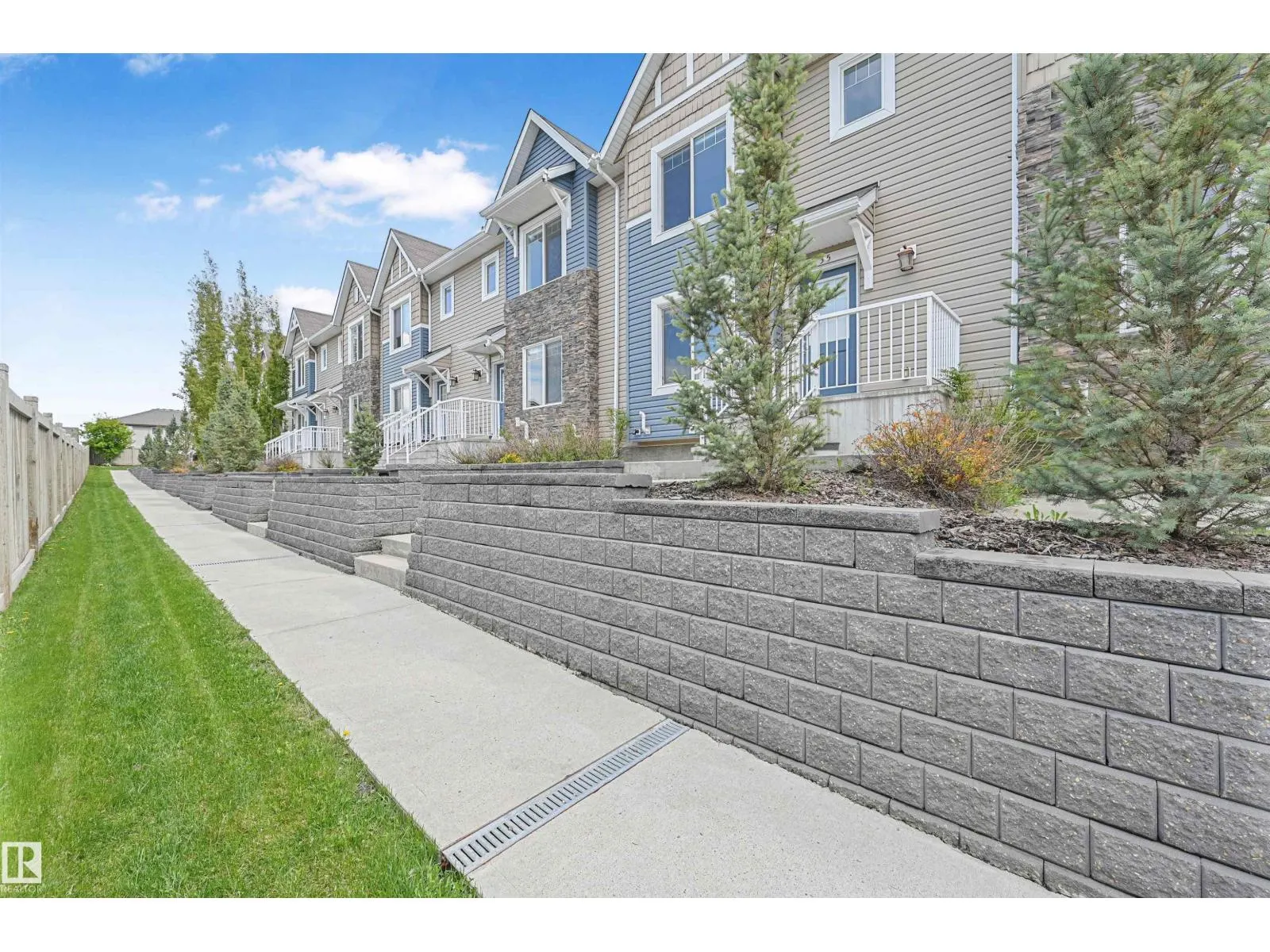#35 2922 MAPLE WY NW