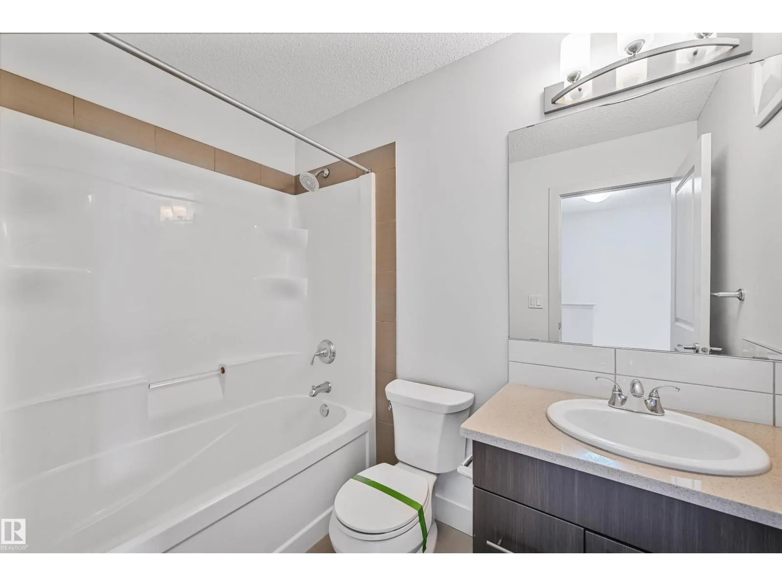 #35 2922 MAPLE WY NW