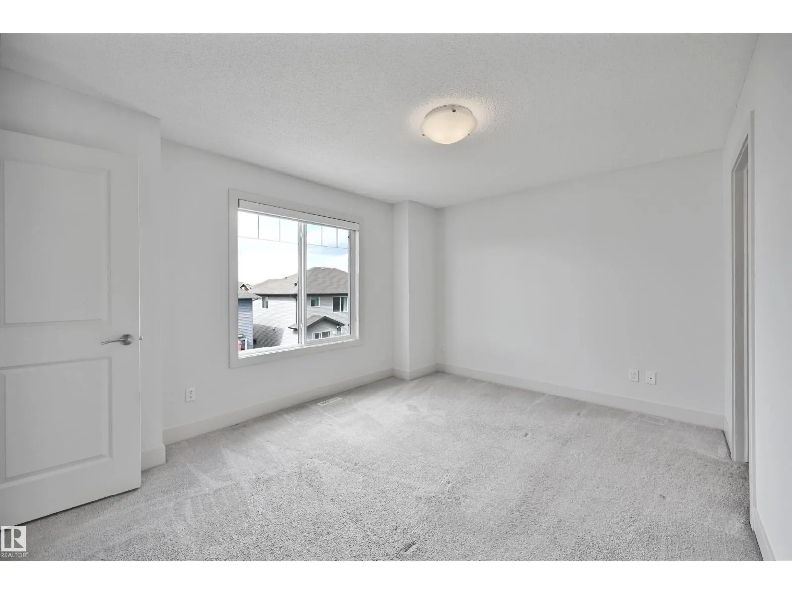 #35 2922 MAPLE WY NW