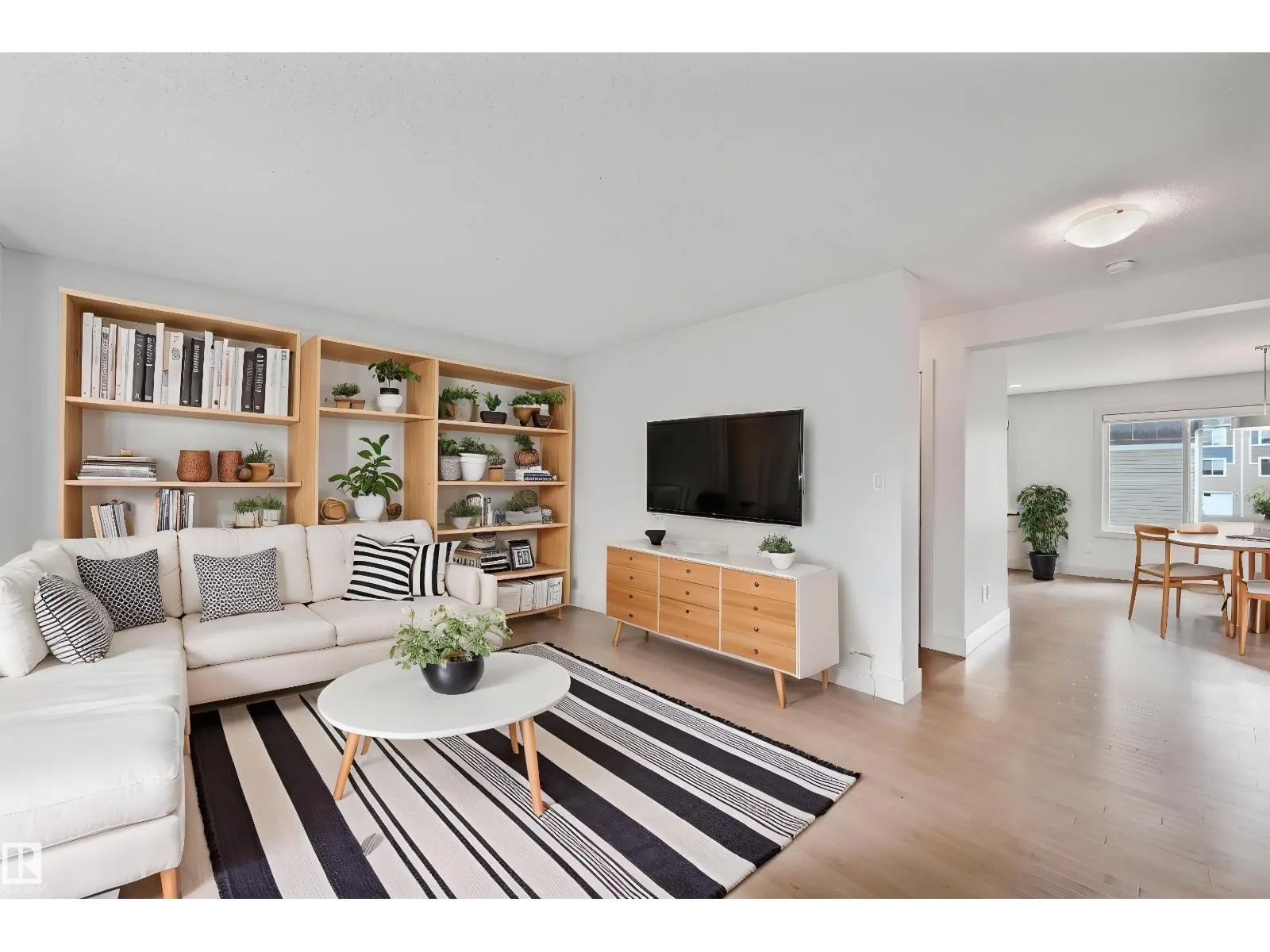 #35 2922 MAPLE WY NW