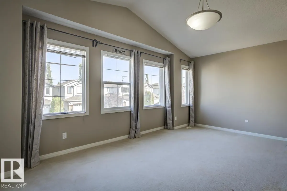5823 7 AV SW