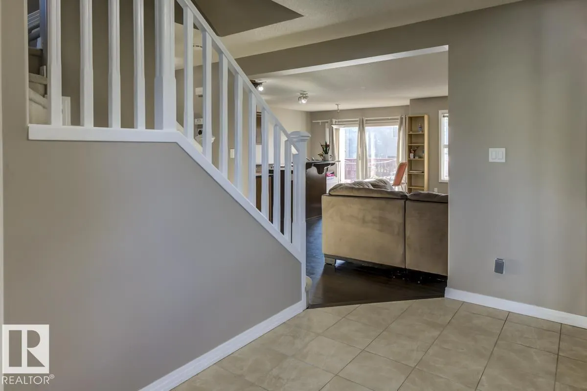 5823 7 AV SW