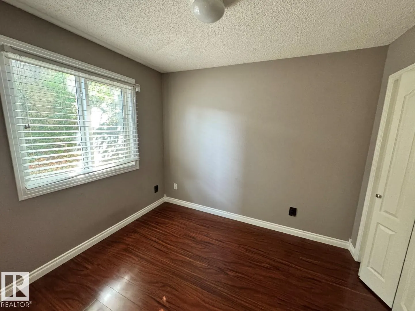 #103 9640 105 ST NW