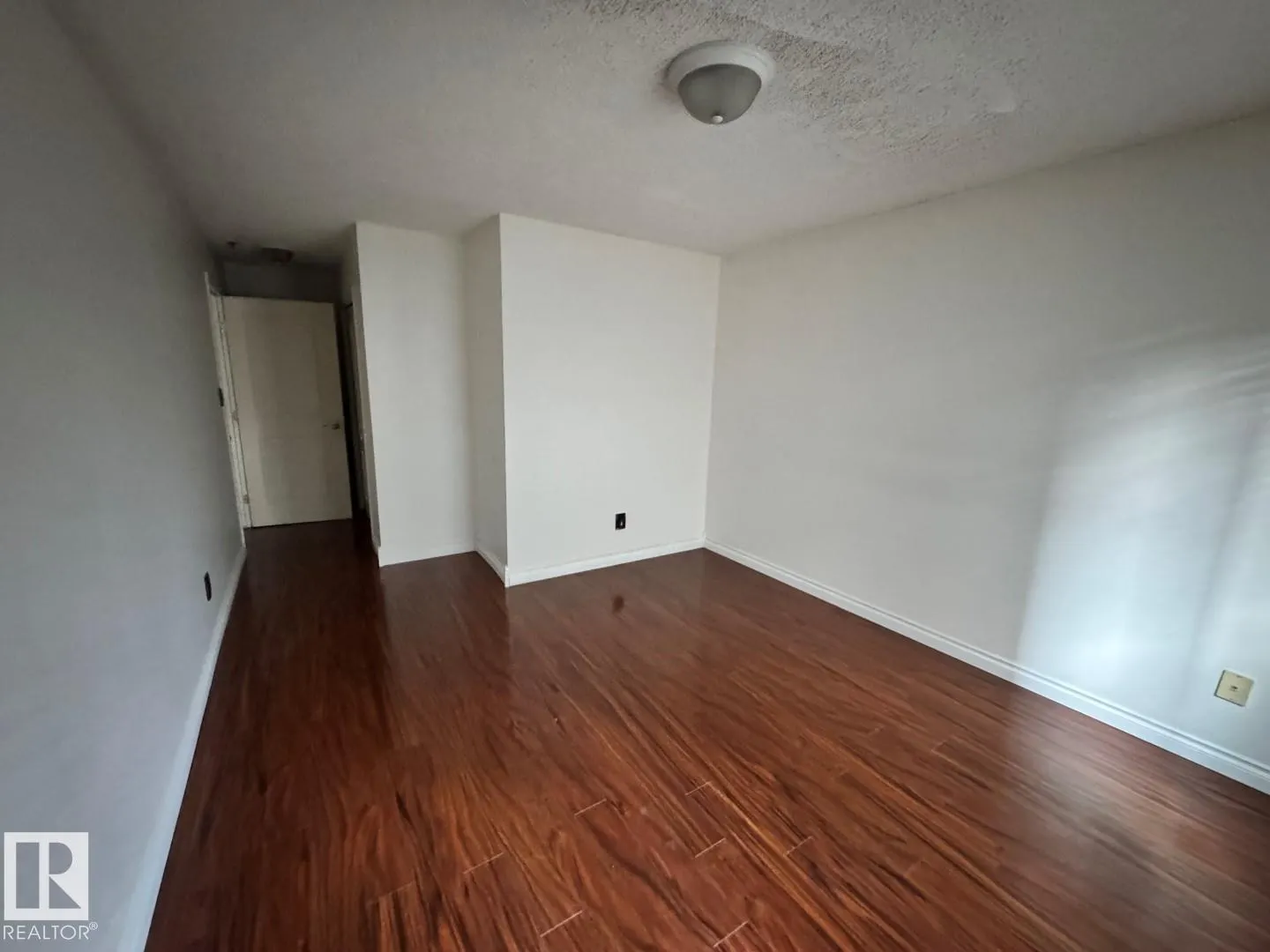 #103 9640 105 ST NW