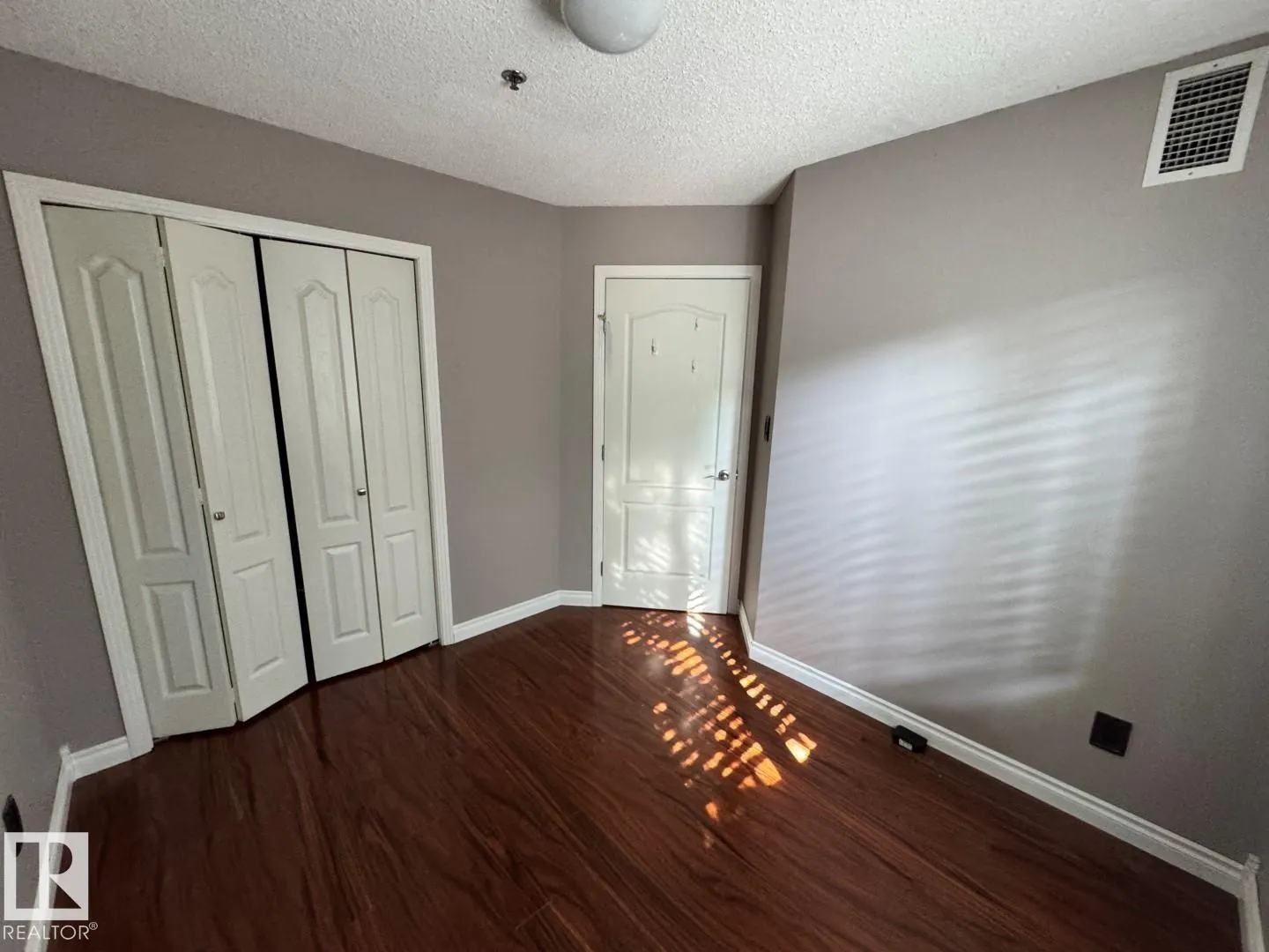 #103 9640 105 ST NW