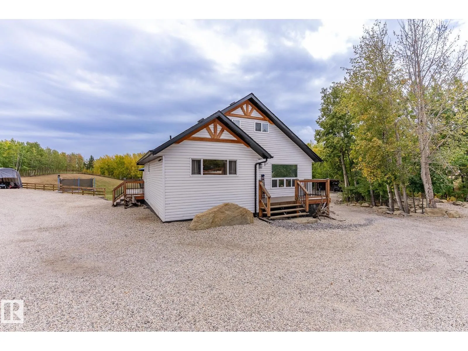 #105 52318 RGE ROAD 25