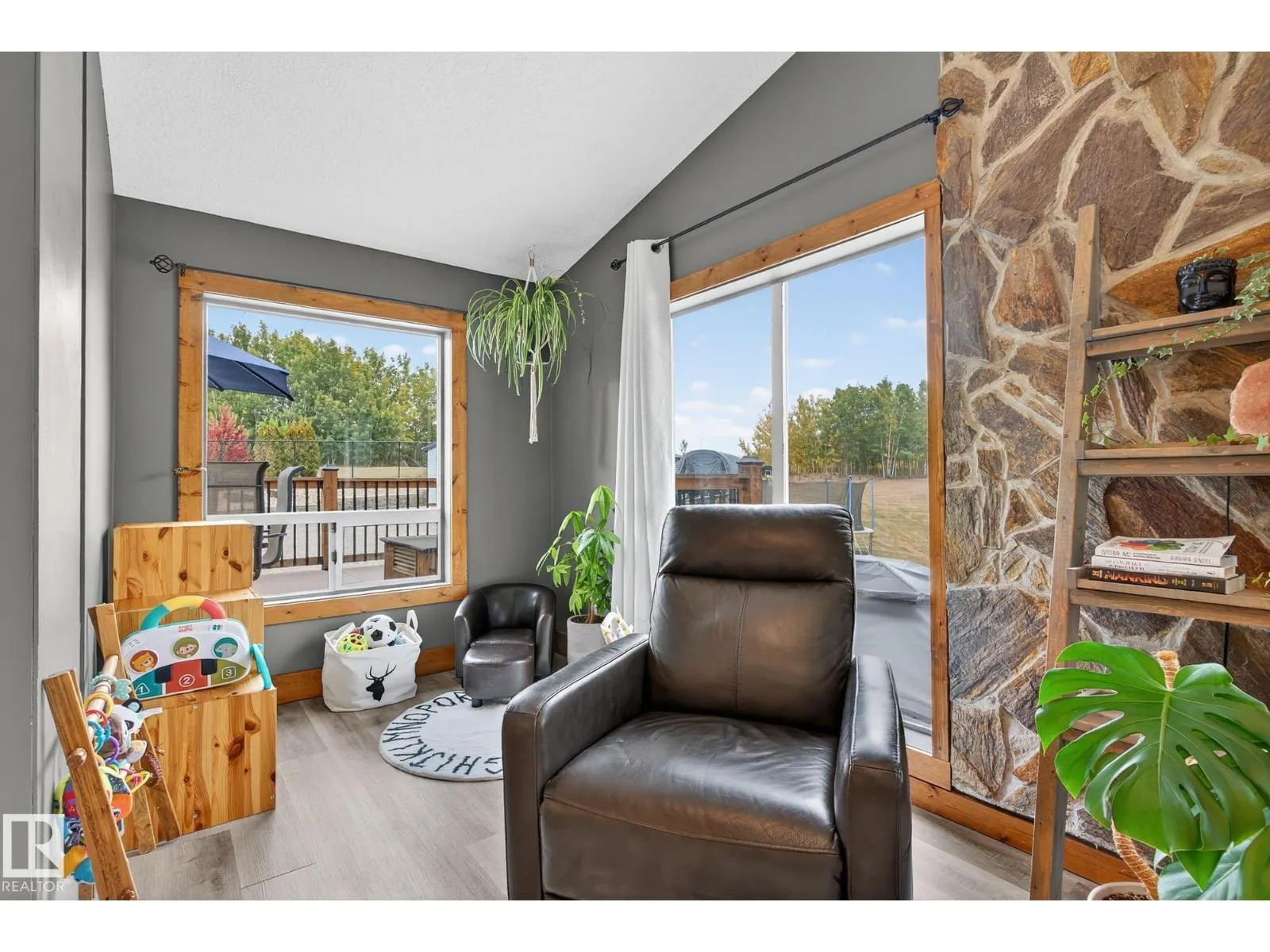 #105 52318 RGE ROAD 25